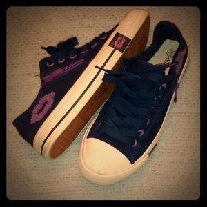 GUC Canvas Sneakers